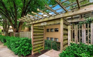 Building Photo - 5675 Harpers Farm Rd