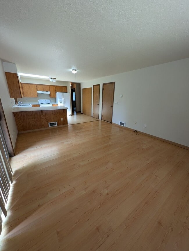 Building Photo - Two Bedroom Duplex in the Heart of Bremert...