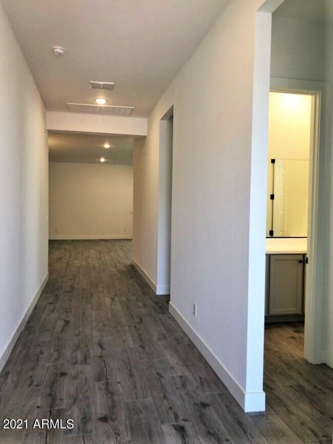 Foto del edificio - 4730 N 212th Ave