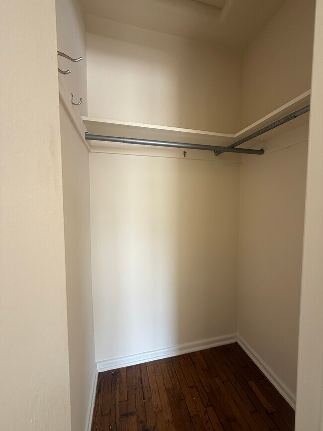 Foto del edificio - 4222 Russell Ave