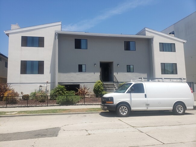 Building Photo - 1830 Colby Ave