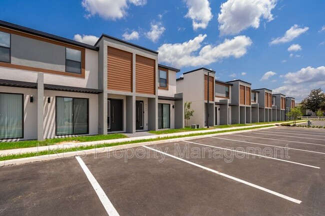 Building Photo - 8789 Zen Dr