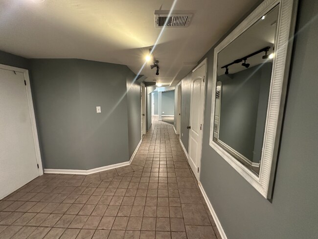 Foto del edificio - 4548 N Long Ave