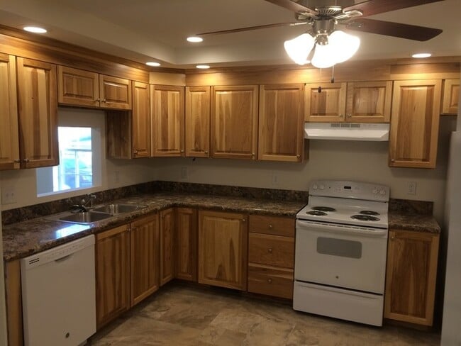 Building Photo - 3 Bedroom Home in South Charlotte/Pinevill...