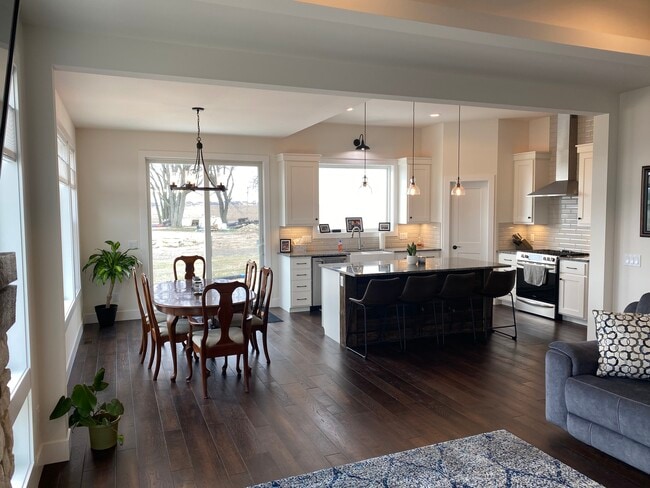 Building Photo - 2913 Latigo Trce
