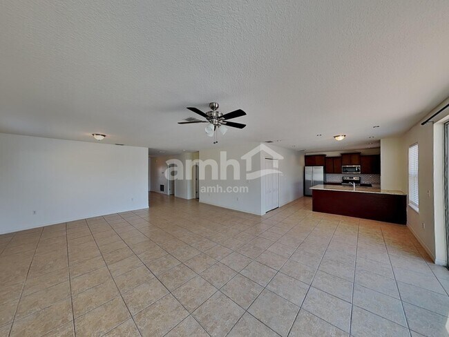 Foto del edificio - 5010 Windbourne Way