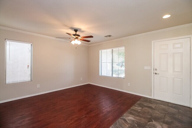 Building Photo - 1726 E Bradstock Way