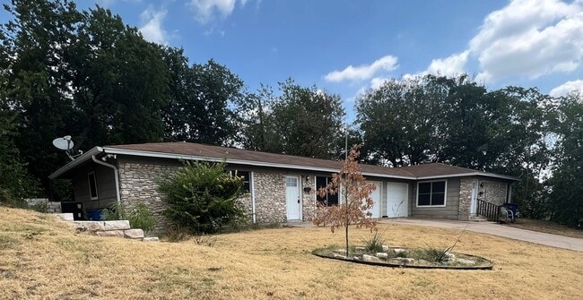 Building Photo - Perlman Properties (3511 Southridge Dr)