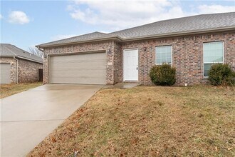 Building Photo - 317 Copper Oaks Dr