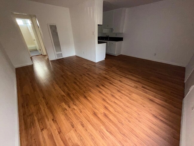 Building Photo - 4524 S Slauson Ave