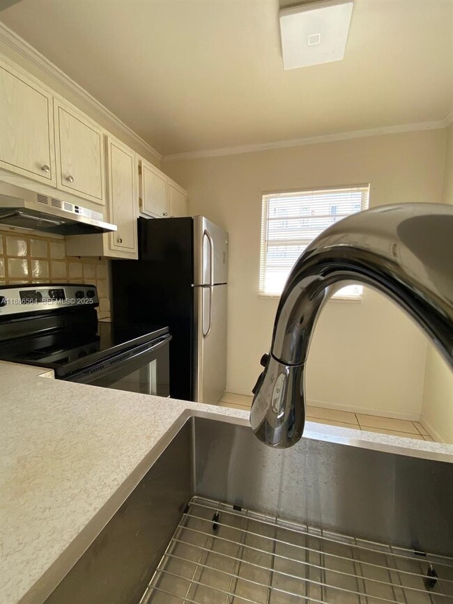 Foto del edificio - 5181 W Oakland Park Blvd