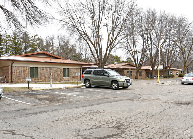 Foto del edificio - Crow River Villa Apartments