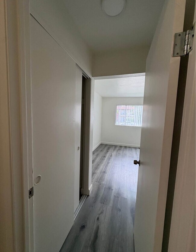 Foto del edificio - 7040 Haskell Ave