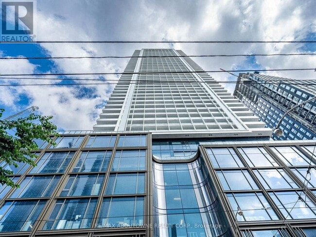 Building Photo - 88 Queen St E