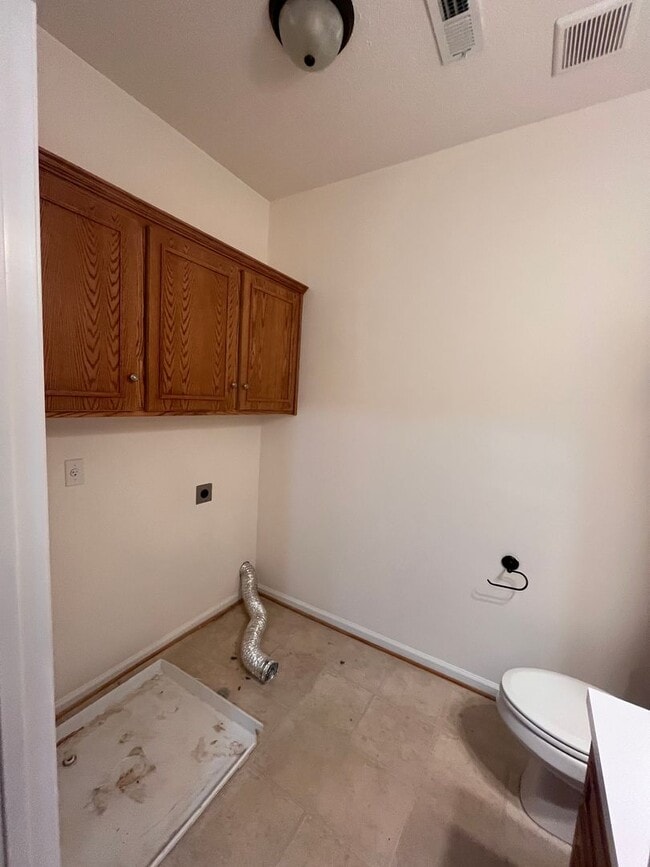 Building Photo - Beautiful townhouse in Evington! Close to ...