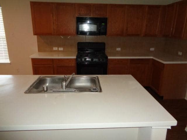 Building Photo - 8702 Sunset Pond Dr
