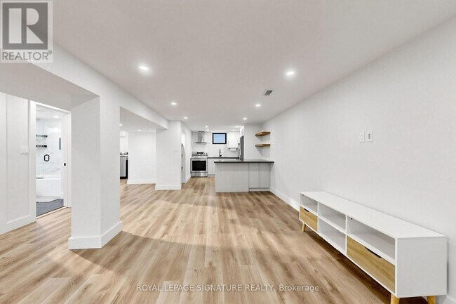 Building Photo - 45 Sancrest Dr