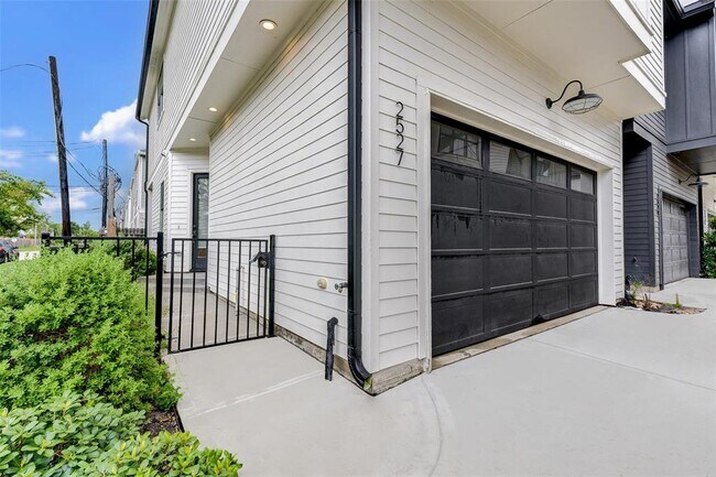 Foto del edificio - 2527 Judiway St