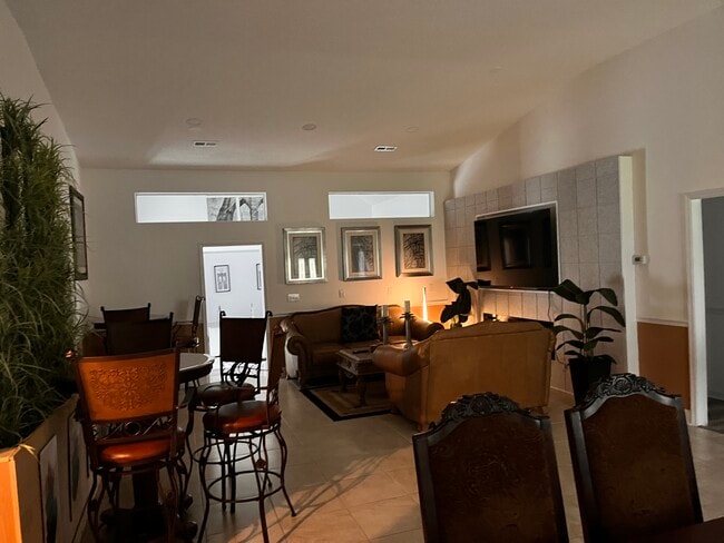 Foto del edificio - 7433 Springside Dr