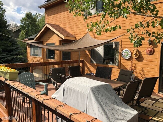 Foto del edificio - 4 br, 3.5 bath House - 435 Golden Eagle Dr