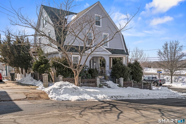 Foto del edificio - 94 Neptune Ave