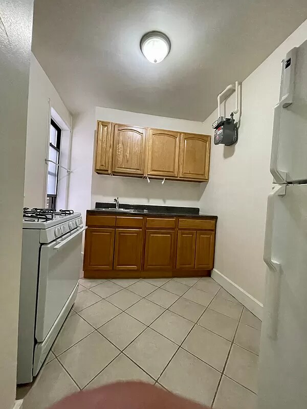 Building Photo - 610 W 139th St