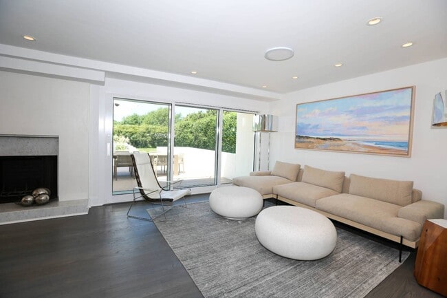 Building Photo - 117 Erica's Ln