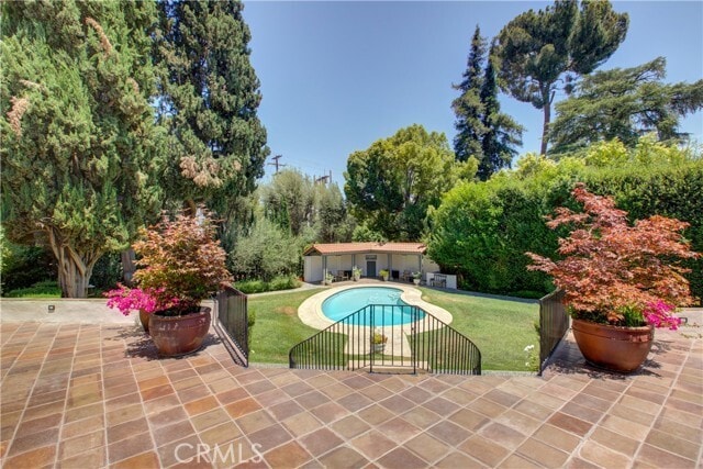 Foto del edificio - 1205 W Highland Ave