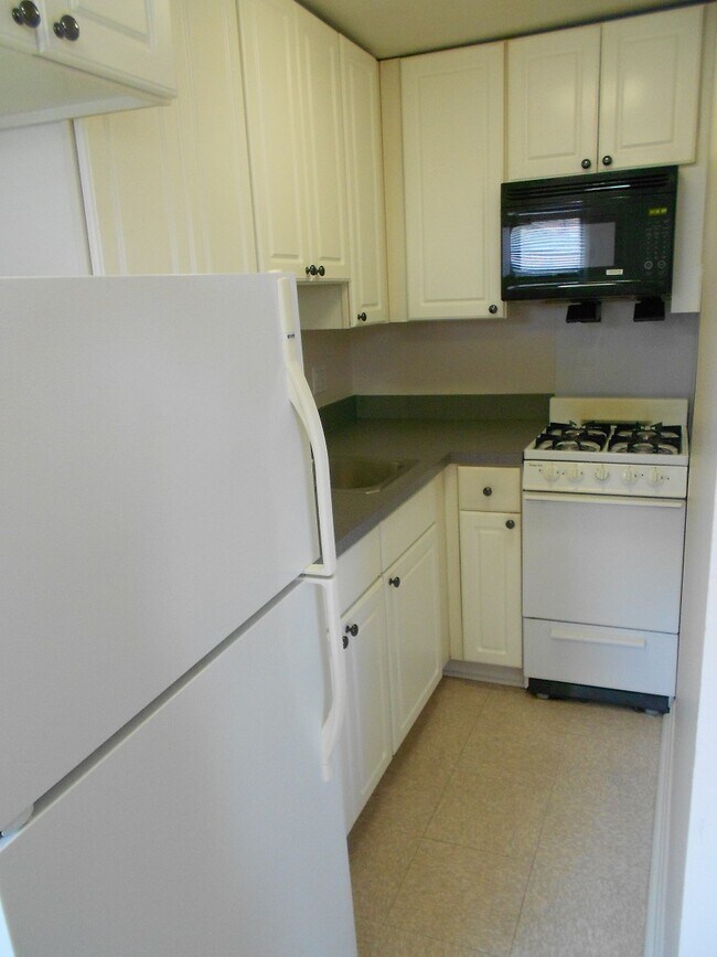 Foto del edificio - 33 Edgerly Rd