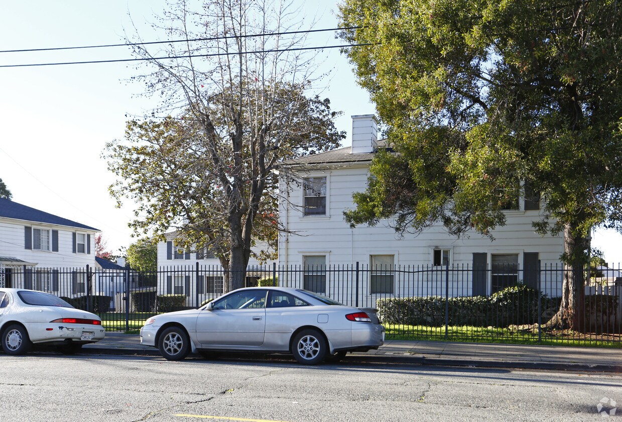Foto del edificio - 3031 62nd Ave