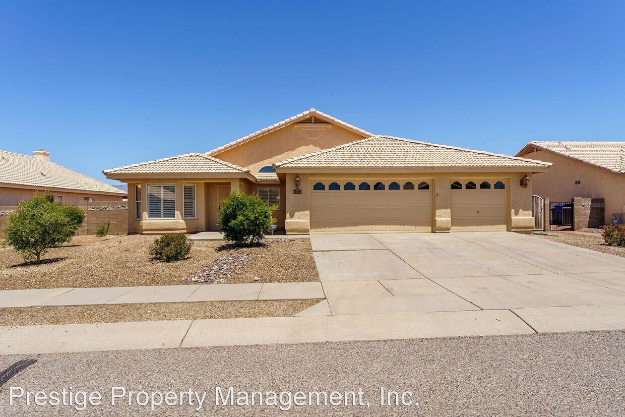 Primary Photo - 3 br, 2 bath House - 9567 E Blue Ridge Mou...