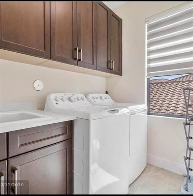 Building Photo - 11795 Waterway Cir