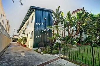 Foto del edificio - 2451 Corinth Ave