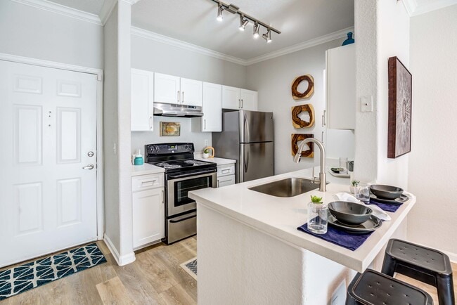 Kitchen Area - Avana Eastlake