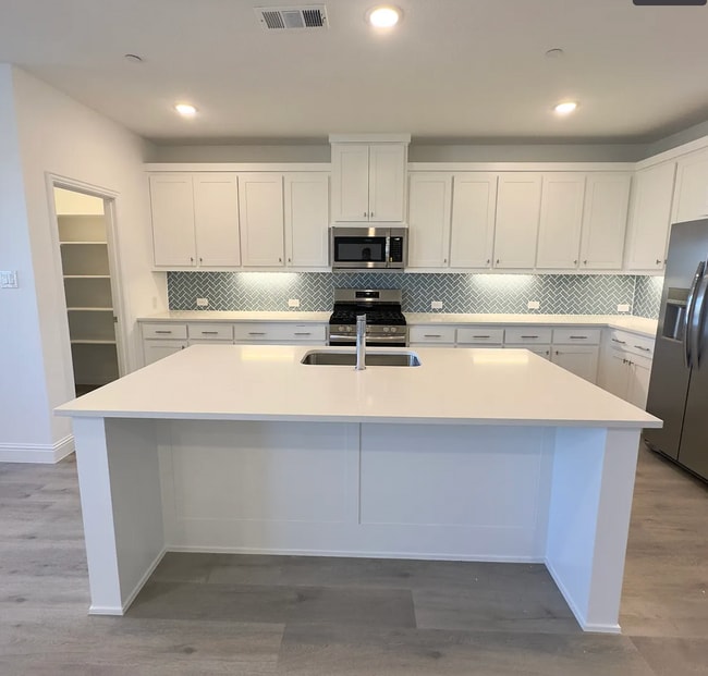 Building Photo - 9575 Speaker Dr