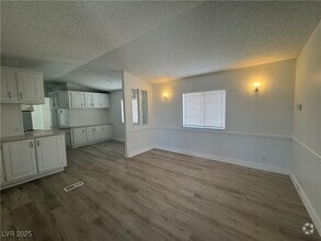Building Photo - 900 Firebird Cir