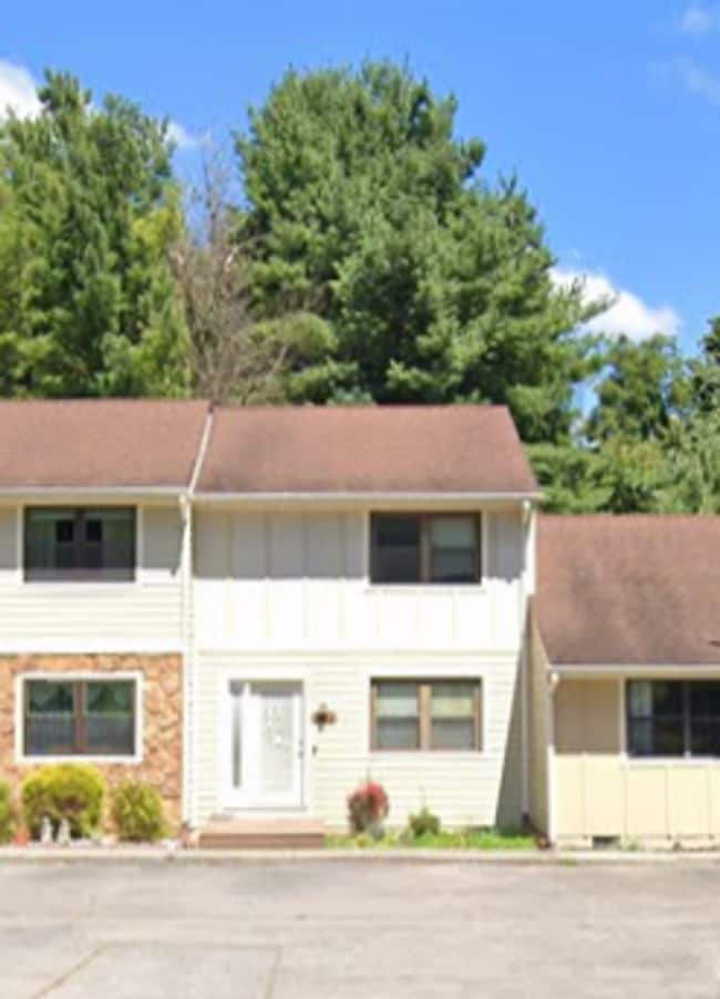 Building Photo - 2602 Glade Dr SE