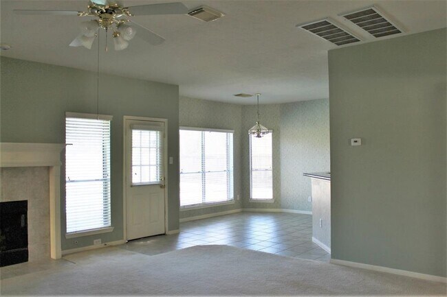 Foto del edificio - 2317 Orleans Ln