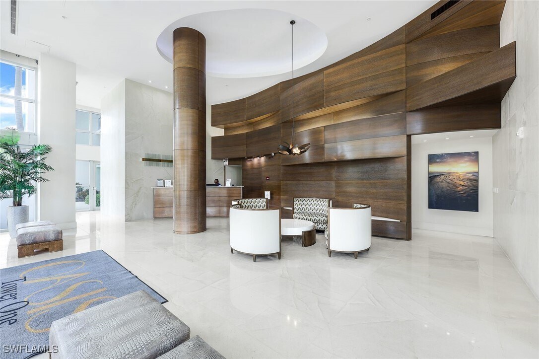 Foto principal - 3000 Oasis Grand Blvd