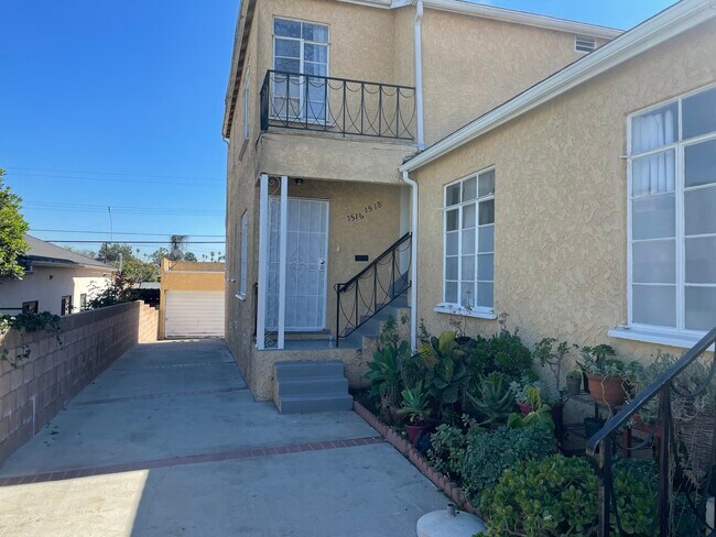 Building Photo - 1514 S Sierra Bonita Ave