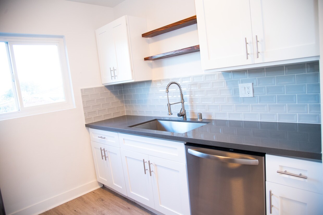 Foto principal - 1217 N Virgil Ave