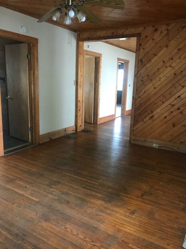 Foto del edificio - 113 N Normal St