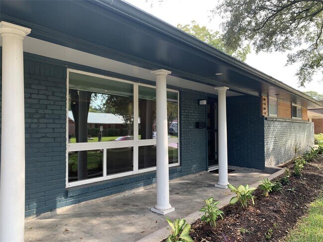 Building Photo - 8727 McAvoy Dr