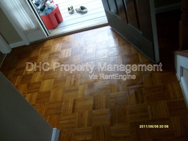 Foto del edificio - 3142 Ashbury Ln