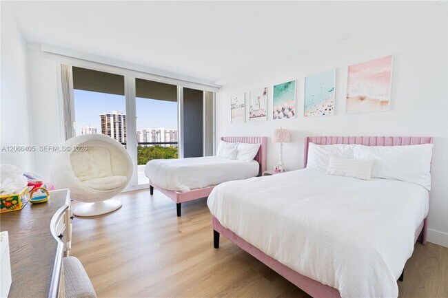 Foto del edificio - 7000 Island Blvd