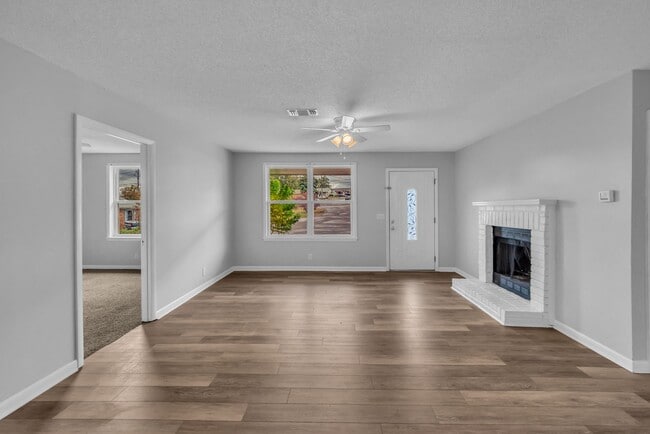 Building Photo - 212 Trailway Cir