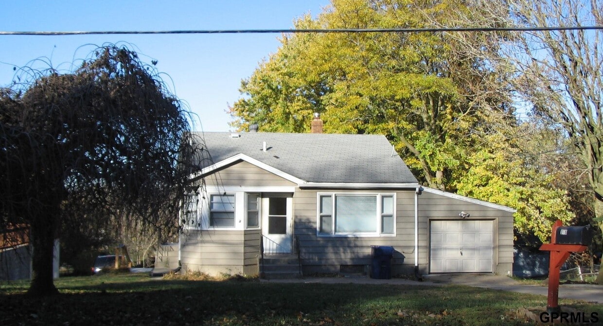 Primary Photo - 918 Bellevue Blvd N