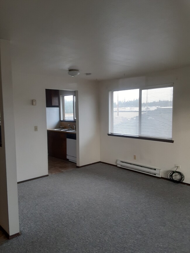 Dining Room and entry to kitchen - 2319 Adams St