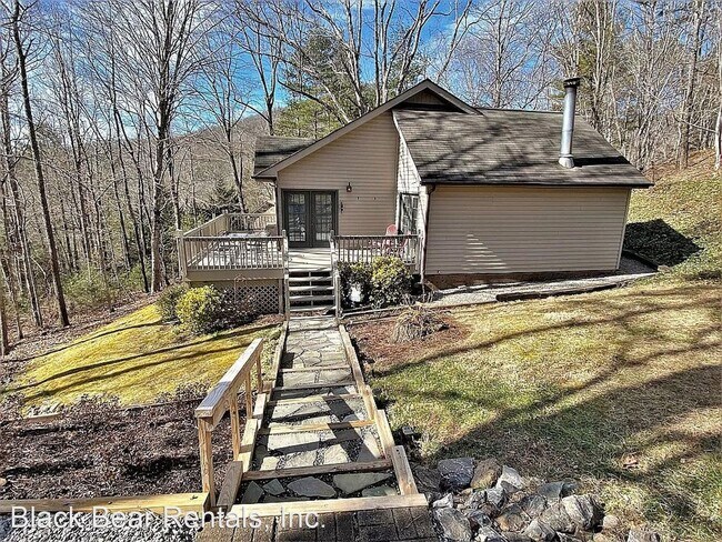 Building Photo - 2 br, 2 bath House - 16 Patriots Dr.