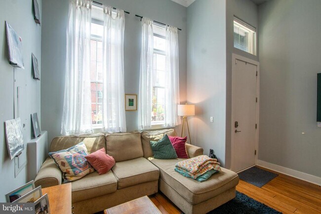 Foto del edificio - 607 McClellan St